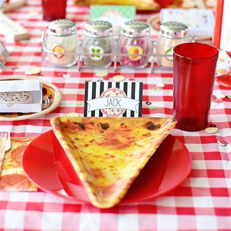 Pizza Party Ideas: The Best Food, Decorations and Favors