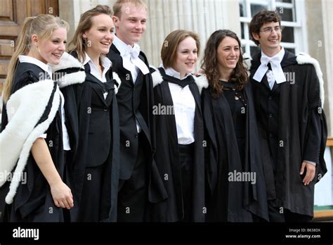 GRADUATION CEREMONY FOR STUDENTS AT CAMBRIDGE UNIVERSITY Stock Photo ...