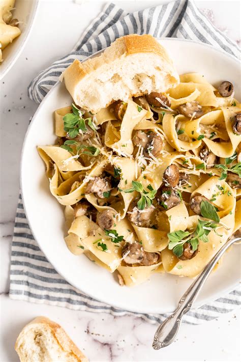 Vegan Creamy Garlic Mushroom Pasta | Jessica in the Kitchen