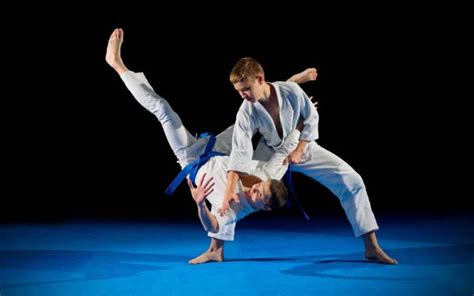 The Ultimate Beginner’s Guide to Doing Judo Flips - Black Belt Trek