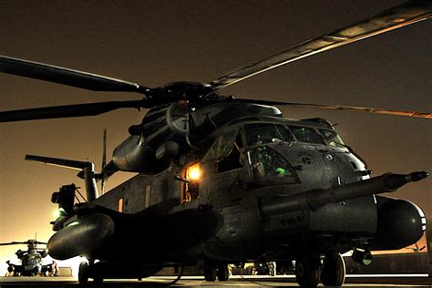 MH-53 Pave Low Gunner | MH-53 Pave Lows prepare to take off for their final combat mission on ...