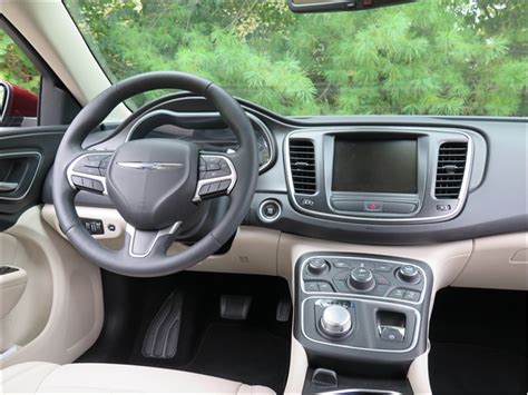 2016 Chrysler 200: 104 Interior Photos | U.S. News