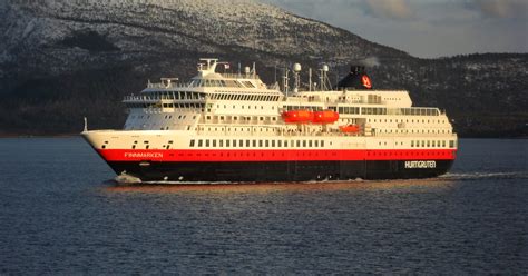 Hurtigruten announces new Arctic excursions for fall