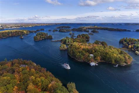 Kingston 1,000 Islands Cruise Offers Amazing Fall Views & Is Worth The Drive From Montreal - MTL ...