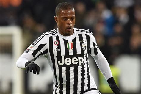 Report: Juventus, Patrice Evra agree to contract extension through 2018 ...