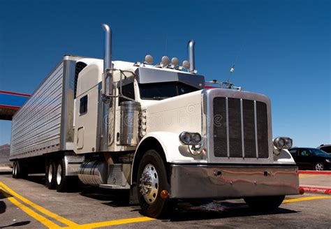 Classic Big Rig Oh The Truck Stop Stock Photo - Image: 40306158