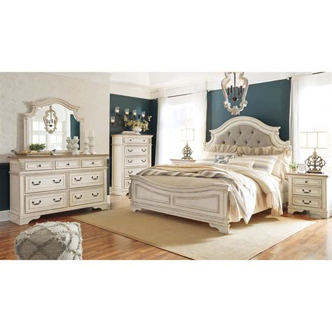 Signature Design by Ashley Realyn Queen Bedroom Group | Furniture Mart ...