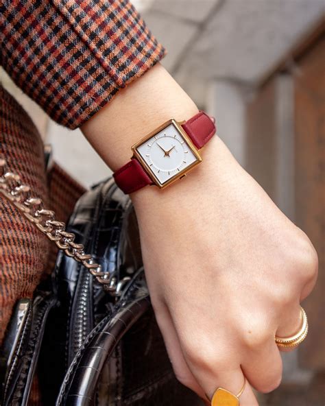 Women's watches, Elegant watches, Square watches, Minimalist watches, Leather strap watch, Red ...