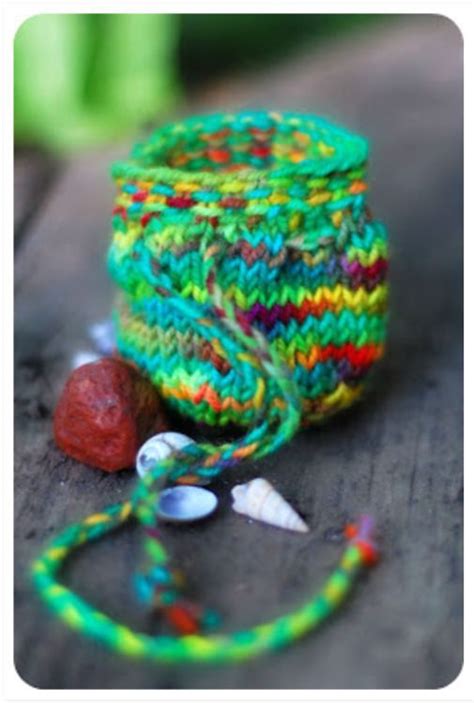 17 awesome knitting projects to finally use all that scrap yarn ...