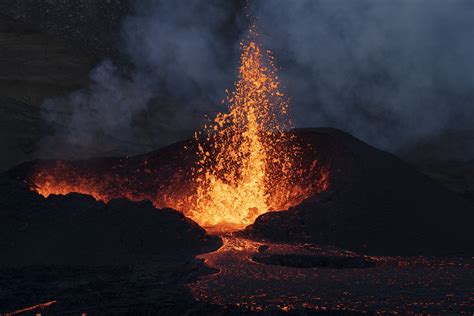 Campi Flegrei Volcano in Italy Likely to Erupt After Being Restless for Over 70 Years [Study ...