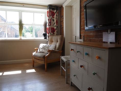 11 bedroom holiday cottage in Ashbourne Derbyshire, England | Hot-tub ...