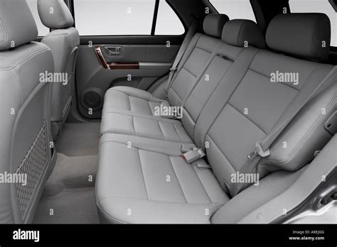 2006 Kia Sorento EX in Gray - Rear seats Stock Photo - Alamy