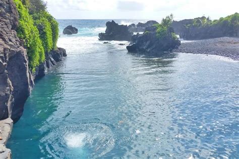 Road to Hana beaches with 7+ beaches near Hana Highway 🌴 Maui Hawaii ...