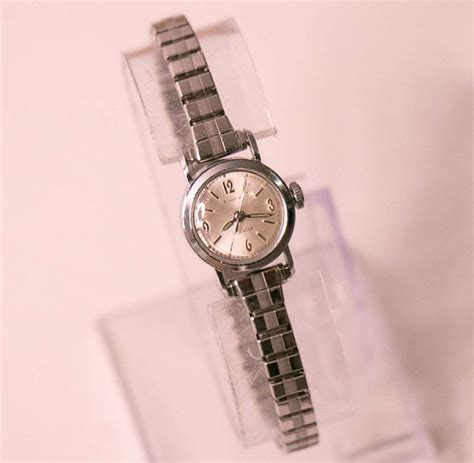 Luxury 17 Jewels Timex Ladies Watch | Vintage Timex Windup Watches ...