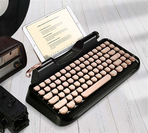 Type on Your iPad or Computer with This Vintage Typewriter Keyboard