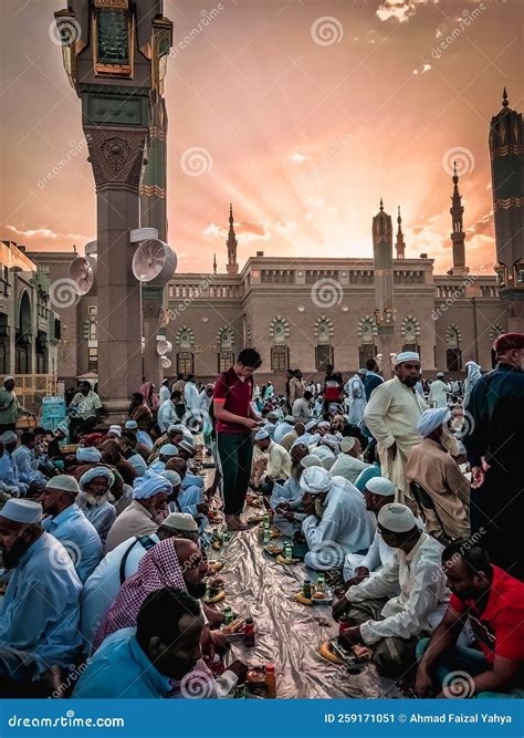 AL MADINAH, SAUDI ARABIA-CIRCA 2019: Muslim Men Prepare To Break Fast ...