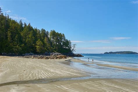 Best beaches in Ontario. Beaches recommended in Ontario.