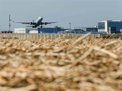 Ask the Captain: What's that strange drilling sound on a plane?