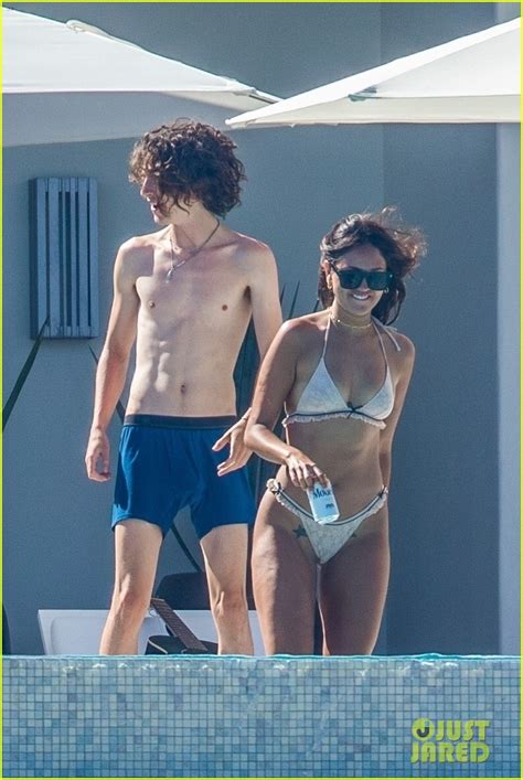 Timothee Chalamet & Eiza Gonzalez Pack on the PDA & Kiss in Mexico ...