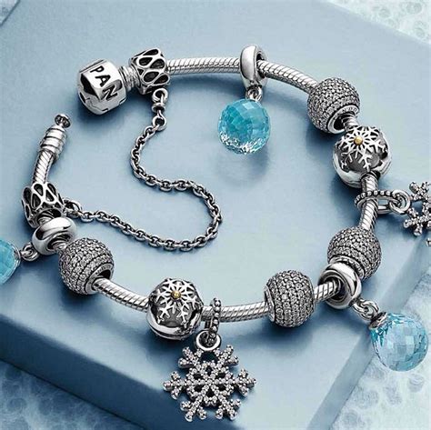 A little sneak peak from the new PANDORA Christmas 2013 Collection. We ...