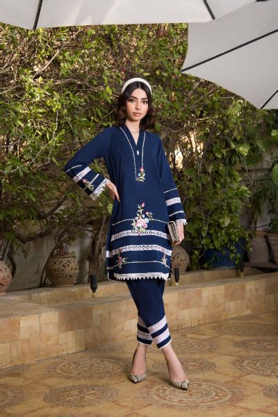 Shehrnaz — Pakistani Traditional Clothing Online