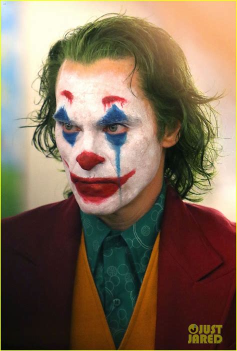 Photo: joaquin phoenix joker subway full makeup 08 | Photo 4160602 ...