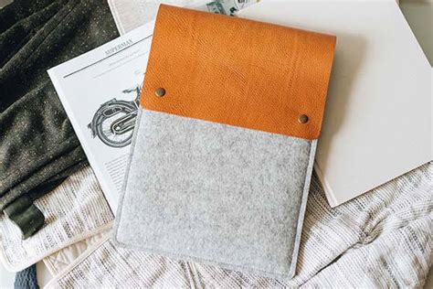 Courier Handmade 11-Inch iPad Pro Sleeve with An Extra Pocket and Apple ...