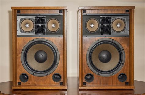 Golden Age Of Audio: Sansui SP-2500 Vintage Speakers