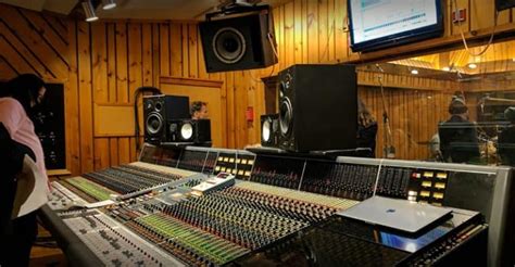 7 Best Recording Studios In NYC 2024; Where To Record When Visiting New ...