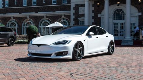 White Tesla Model S - Lowered - custom wheels - chrome delete | Tesla ...