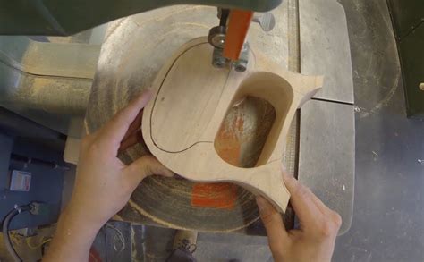 HOW TO MAKE A BANDSAW BOX | Bandsaw box, Bandsaw, Easy woodworking projects