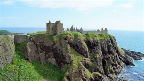 Dunnottar Castle, Scotland - backiee