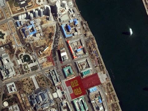 Check Out This Insanely Detailed Satellite Photo Of An Enormous North ...