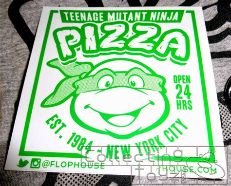 Picked up this TMNT Pizza Box from Flophouse during Comikaze last year ...