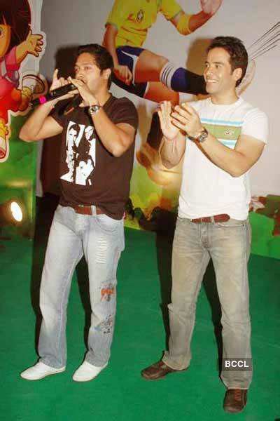 'Golmaal 3' cast visit mall Photogallery - ETimes