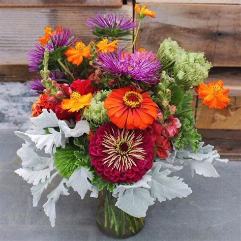 Flower Subscriptions — Edwards Greenhouse & Flowershop