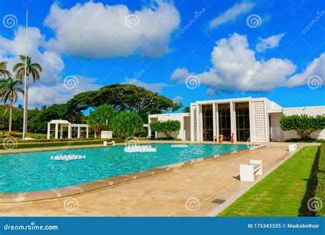 Laie Hawaii Temple on Oahu, Hawaii Editorial Image - Image of states ...