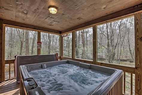 Picturesque Mountain Cabin w/ Hot Tub + Fire Pit! - Blue Ridge, GA | Evolve