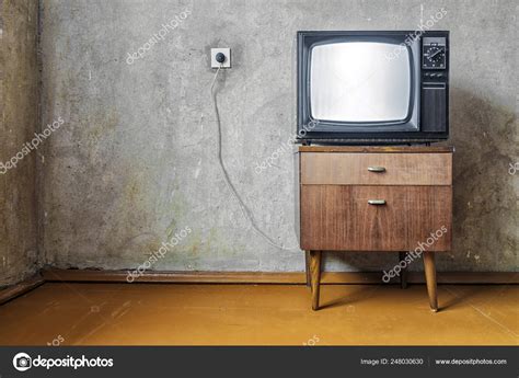 The old room with a retro the TV Stock Photo by ©deb-37 248030630