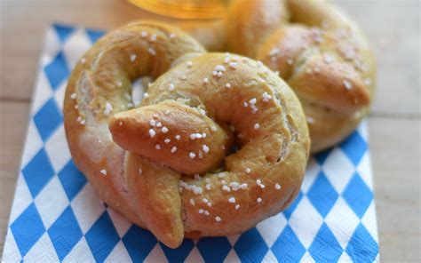 [It's time for Oktoberfest] pretzels - Caprisserie