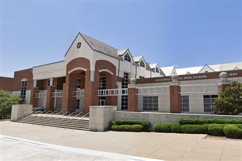 Rockwall-Heath HS football player defends coach John Harrell after push-up probe