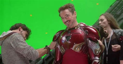 MCU: 25 Hilarious Behind-The-Scenes Marvel Photos That Totally Change ...