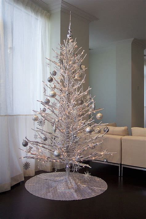 20+ White Christmas Trees Decorated