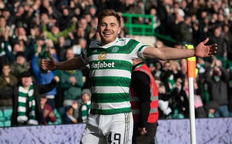 James Forrest hits hat-trick to score 100th Celtic goal in 6-1 win over Hibs | STV News