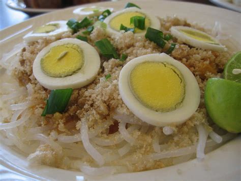 Pancit Palabok Jollibee style | Pancit recipe, Caldereta recipe, Pancit