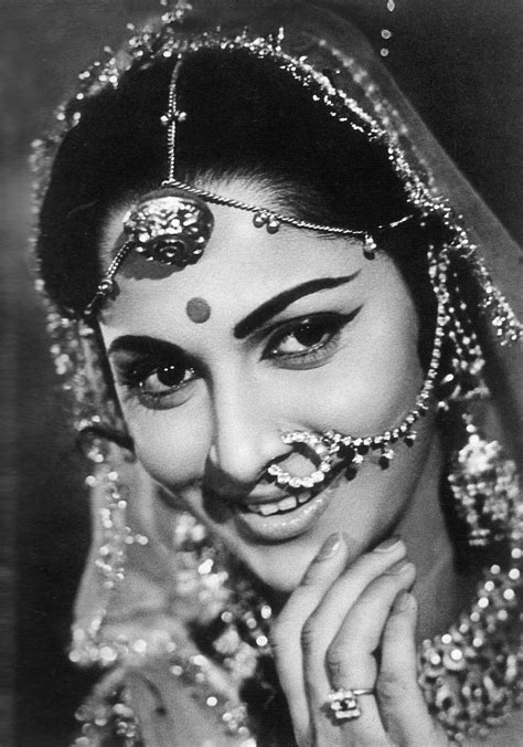 Waheeda Rehman | Vintage bollywood, Retro bollywood, Old film stars