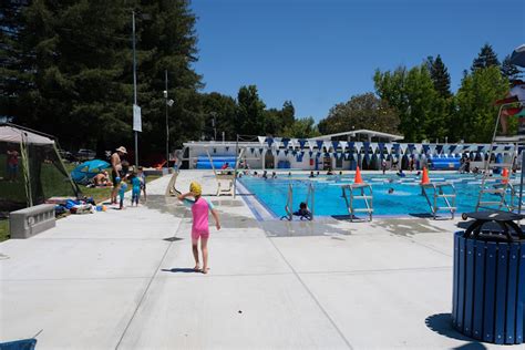 Larkey Park Swim Center (Open Hours, Admission Price, Address, Photos) - The Swimming Academy