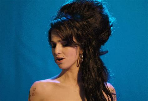 'Back to Black': Trailer LEGENDADO da cinebiografia de Amy Winehouse | CinePOP Cinema