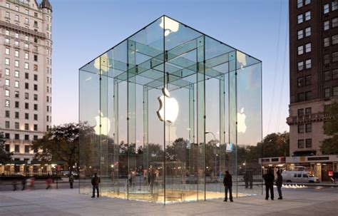 Apple NYC Flagship Store - Evening - modlar.com | Glass building, Glass facades, Architecture ...