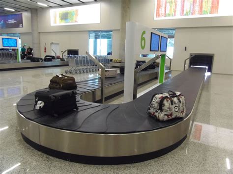 Scale baggage claim carousel - CASSIOLI AIRPORT DIVISION - half moon ...